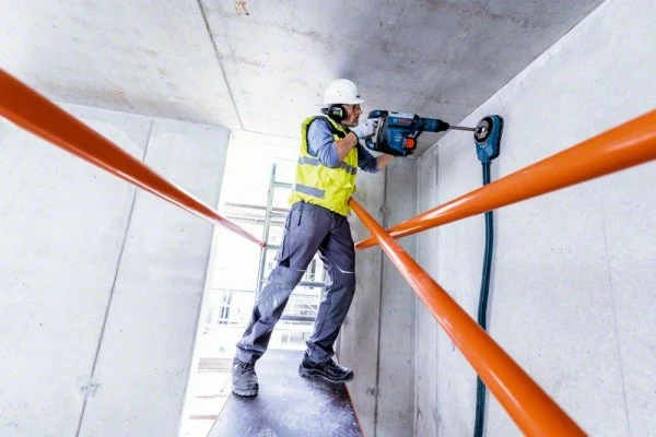 Bosch Akku-Bohrhammer BITURBO mit SDS max GBH 18V-45 C, Solo Version, 0611913000 Bosch Akku-Bohrhammer BITURBO Mit SDS Max GBH 18V-45 C, Solo Version, 0611913000 -Bosch Verkäufe IMG RD 317947